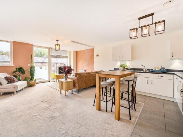 Flat for sale in London Borough of Lewisham, Greater London