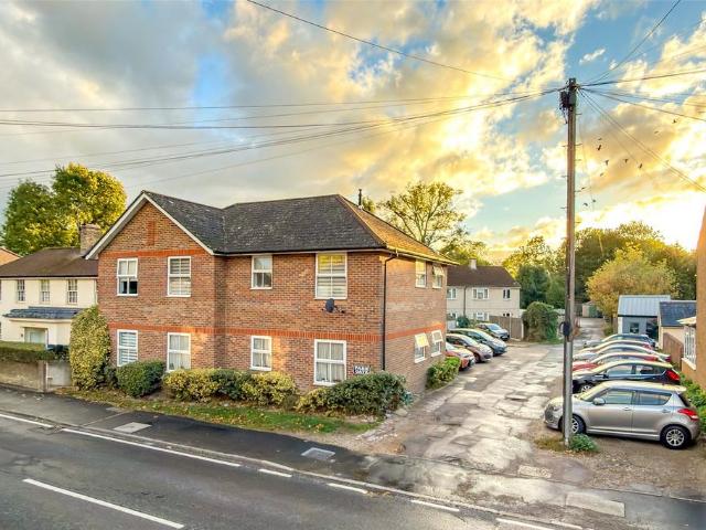Flat for sale in Park Street, St Albans