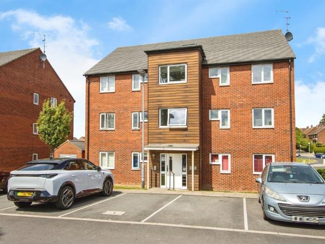 Flat for sale in Killingbeck, West Yorkshire