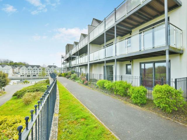 Flat for sale in Mount Wise