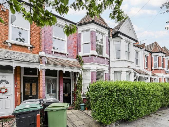 Flat for sale in Greater London