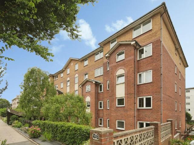 Flat for sale in Brunswick