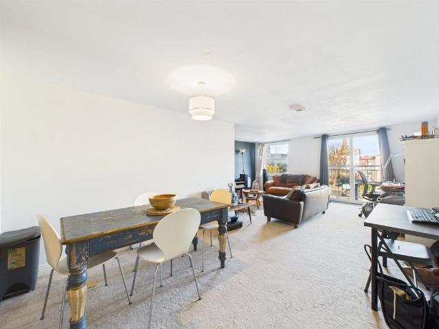 Flat for sale in Redcliffe, Feckenham