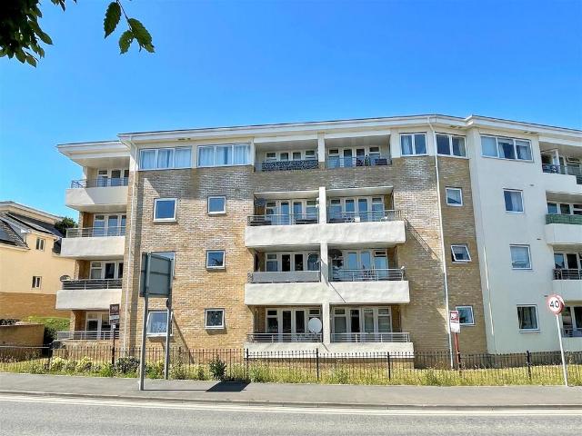 Flat for sale in Whiteley, Hampshire