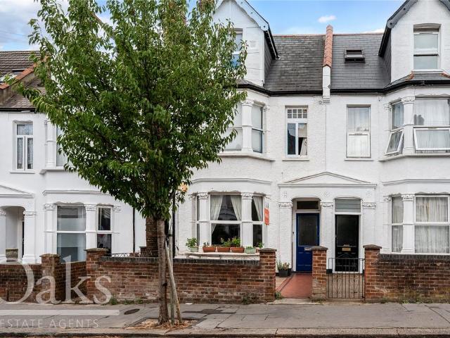 Flat for sale in London Borough of Croydon, South Norwood