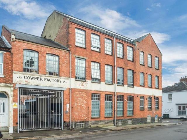 Flat for sale in Phippsville, Northampton