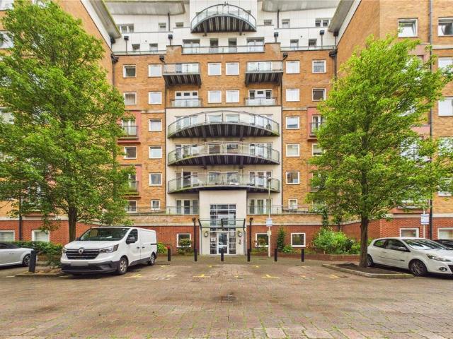 Flat for sale in Priest Down, Hampshire