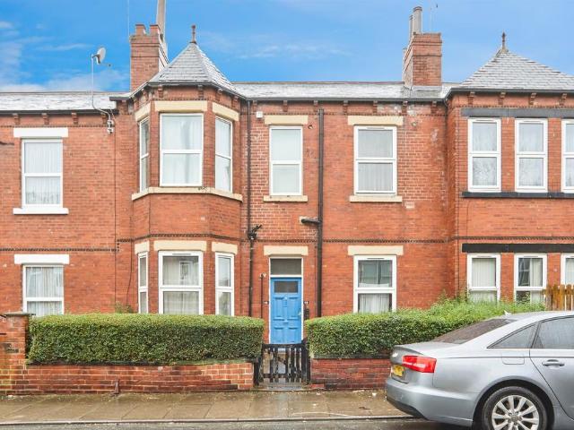 Flat for sale in Chapeltown, West Yorkshire