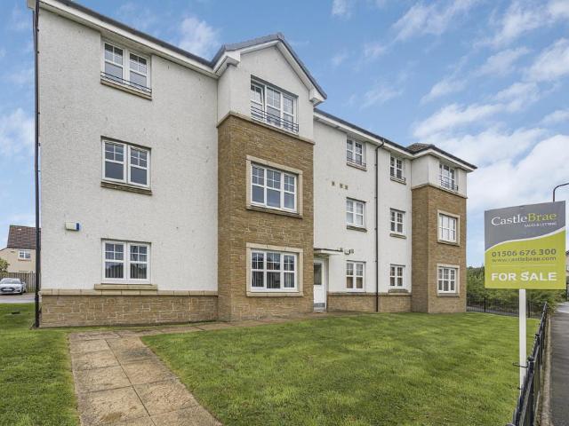 Flat for sale in Bathgate, Scotland
