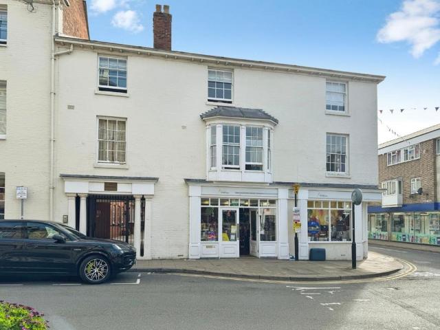Flat for sale in Cliff Hill, Green Close