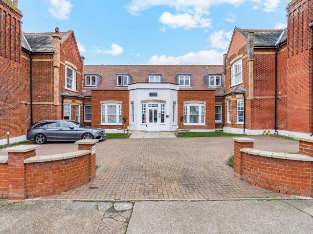Flat for sale in South Tankerton, The Bridge