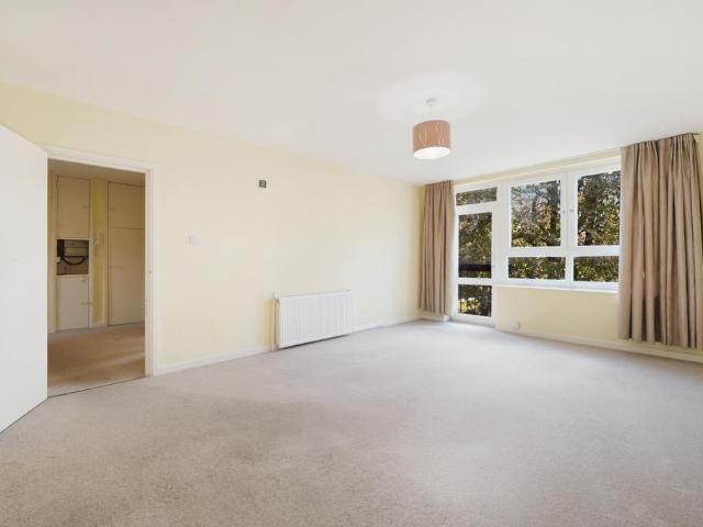 Flat for sale in Putney, Greater London
