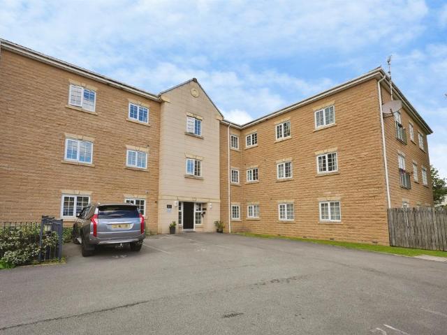 Flat for sale in Fountainhead, West Yorkshire
