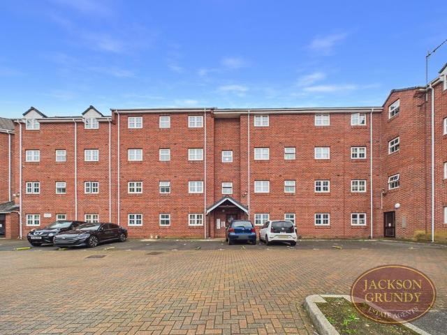 Flat for sale in Semilong, Northampton
