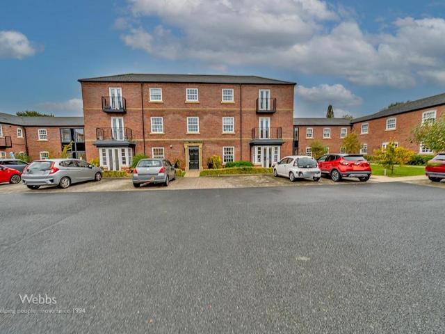 Flat for sale in Bloxwich, Wallington Heath
