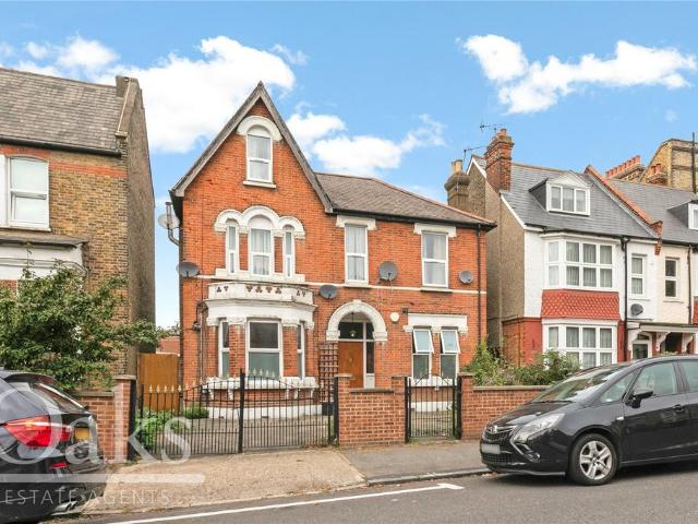 Flat for sale in Streatham, Greater London