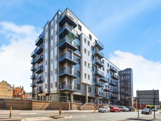 Flat for sale in Slough