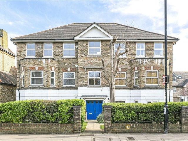 Flat for sale in Putney, Greater London