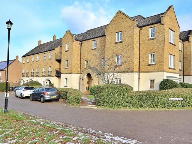 Flat for sale in Kingsmead, Shenley Brook End