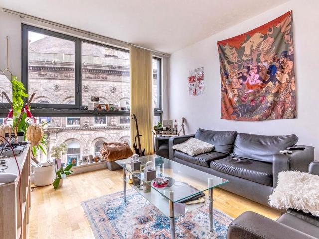 Flat for sale in West Yorkshire