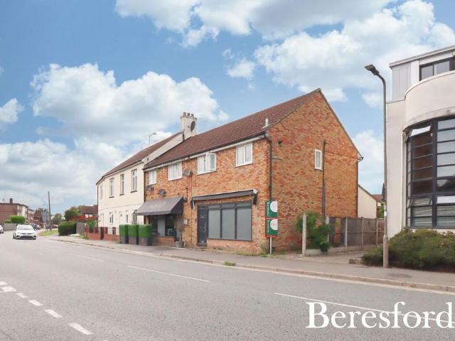 Flat for sale in Navestock Side, Essex