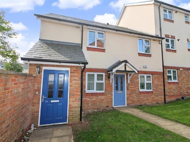 Flat for sale in Earlham Rise, Norwich
