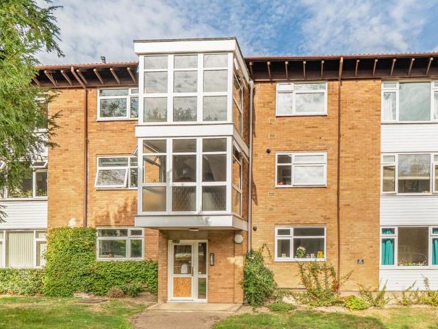 Flat for sale in Petersfield, Cambridge
