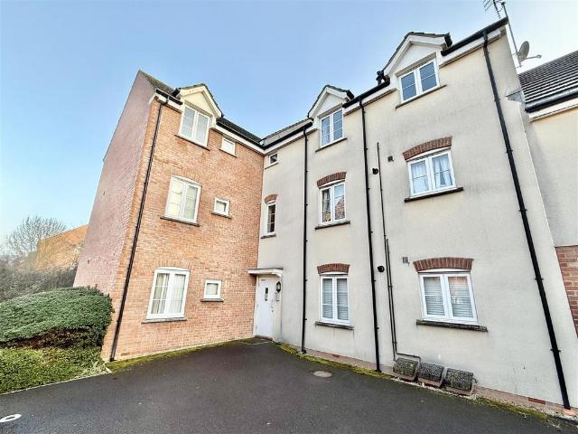 Flat for sale in Taw Hill, Haydon Wick