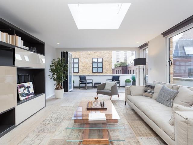 Flat for sale in Seven Dials, Bloomsbury
