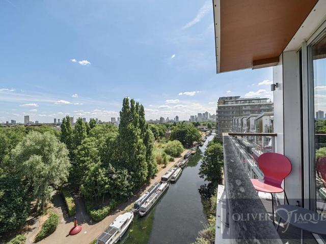 Flat for sale in Mile End, Greater London