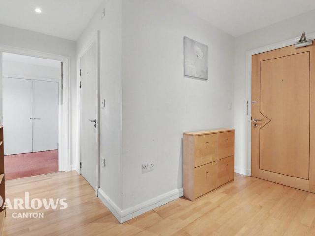 Flat for sale in Crockherbtown, Falcon Lodge