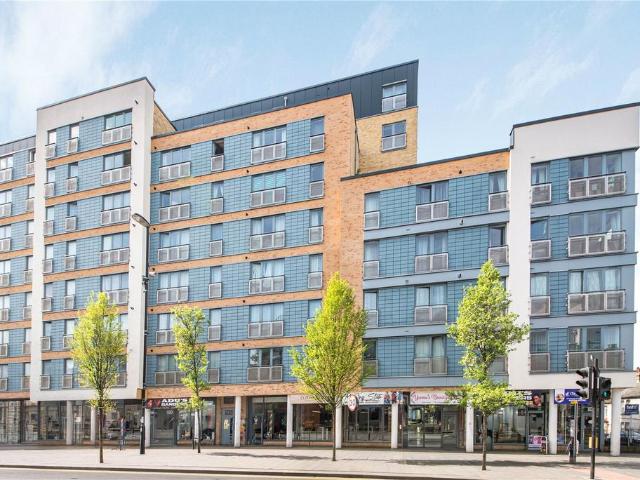 Flat for sale in London Borough of Croydon, Greater London