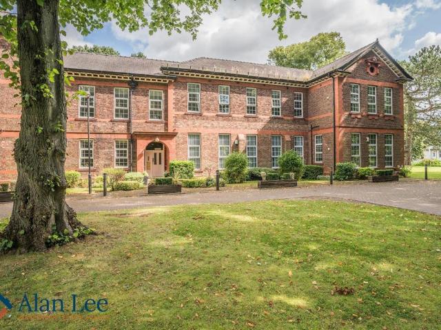 Flat for sale in Ivy Meade, Macclesfield