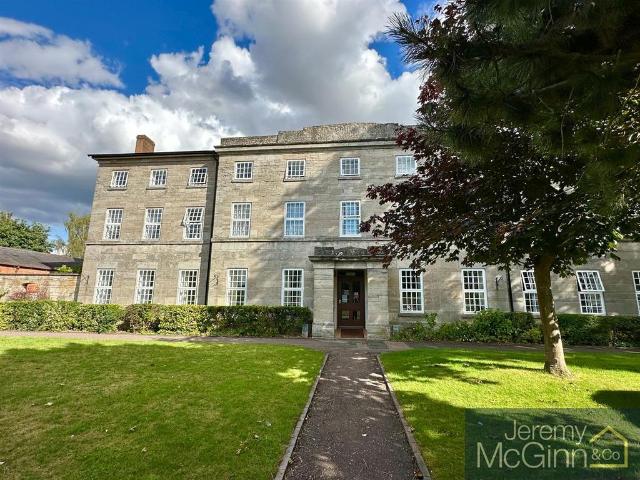 Flat for sale in Alderminster, Warwickshire