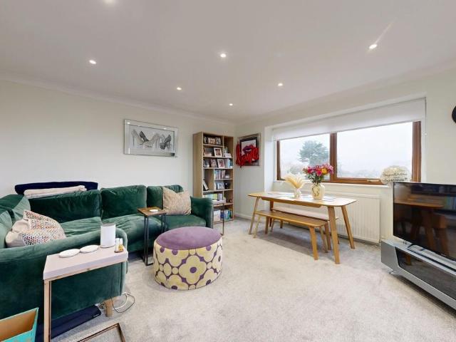 Flat for sale in Little Stanmore, Greater London
