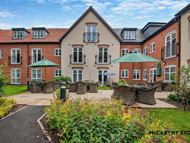 Flat for sale in Gedling, East Midlands