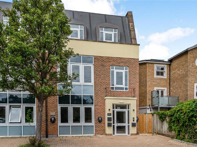 Flat for sale in St Margarets, Greater London