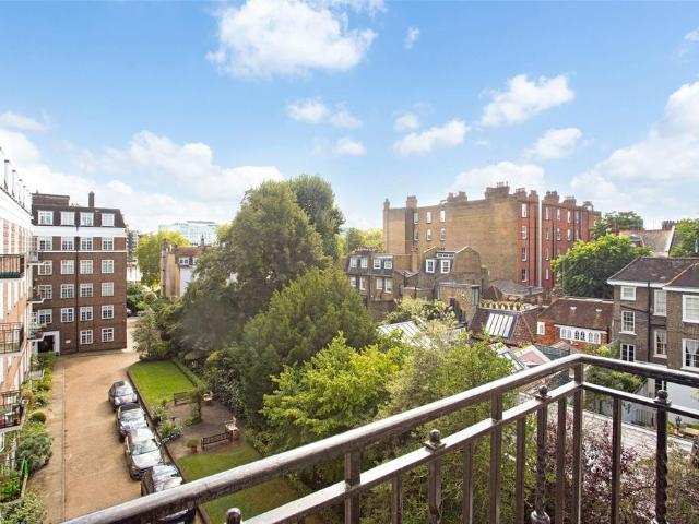 Flat for sale in Chelsea, Greater London