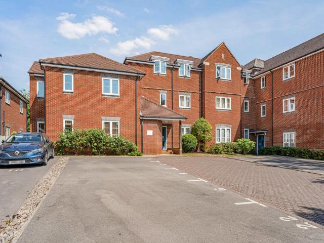 Flat for sale in Dromore, Oxfordshire