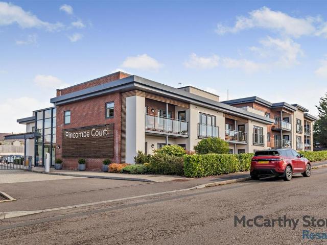 Flat for sale in Littleham, Budlake
