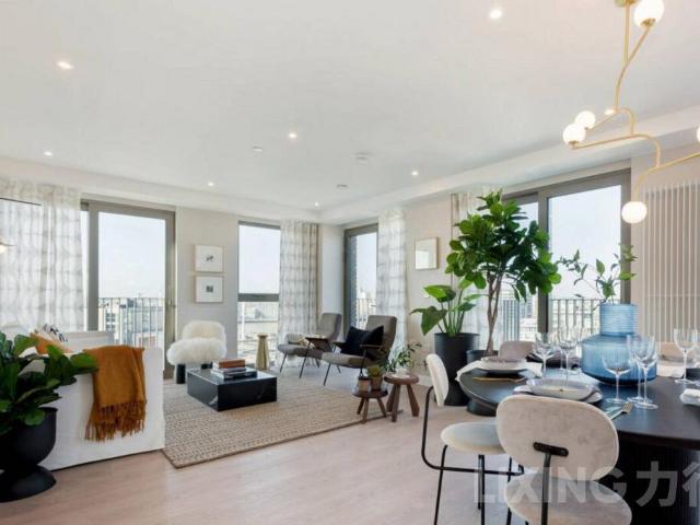 Flat for sale in Canning Town, Greater London