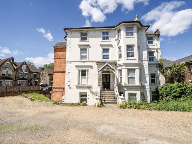Flat for sale in Anerley, Greater London