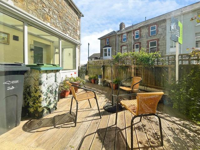 Flat for sale in Cowlease, Ventnor