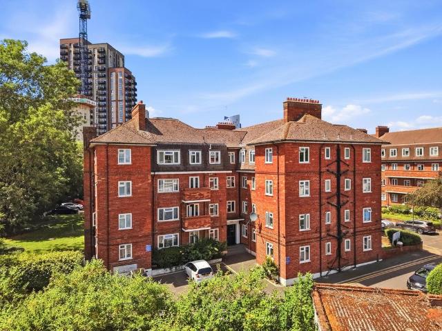 Flat for sale in Greater London