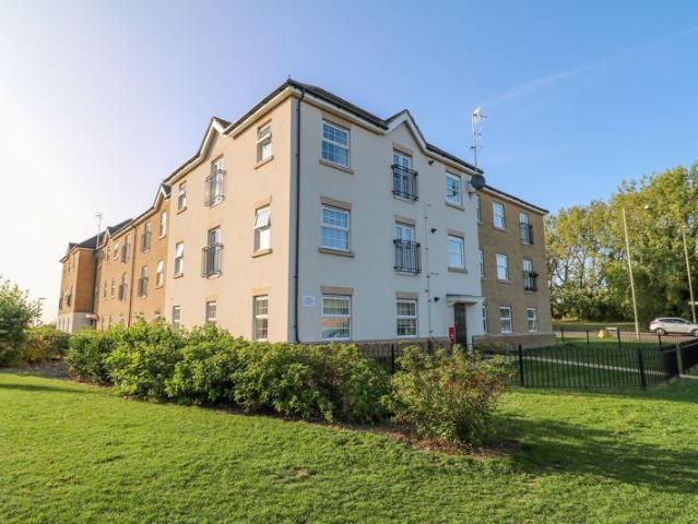 Flat for sale in Houghton Regis, Bedfordshire