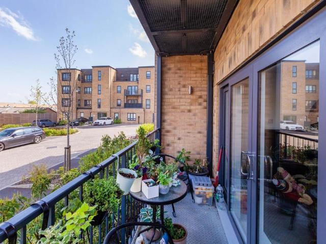 Flat for sale in Furze Platt, Maidenhead