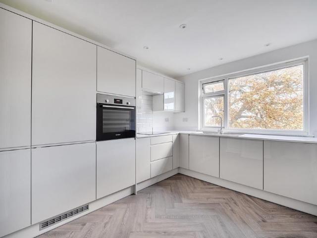Flat for sale in Burnt Ash, Greater London