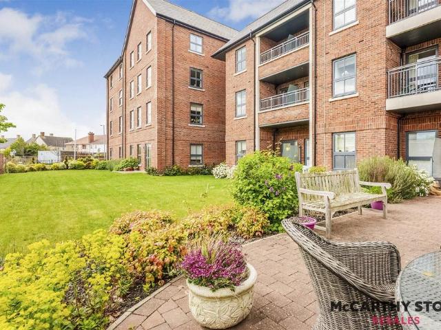 Flat for sale in Colchester, Essex