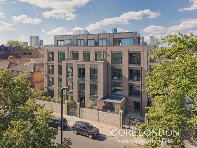 Flat for sale in London Borough of Ealing, Greater London