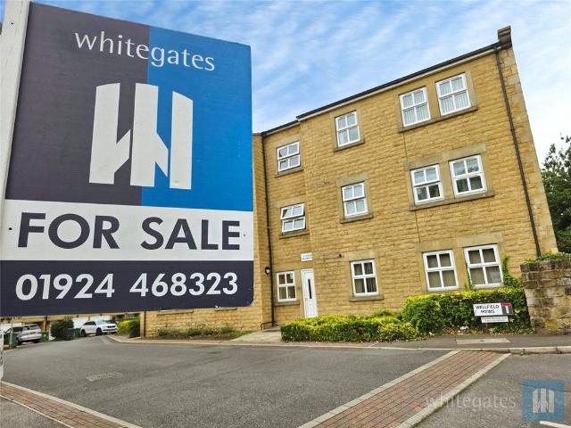 Flat for sale in Batley, West Yorkshire